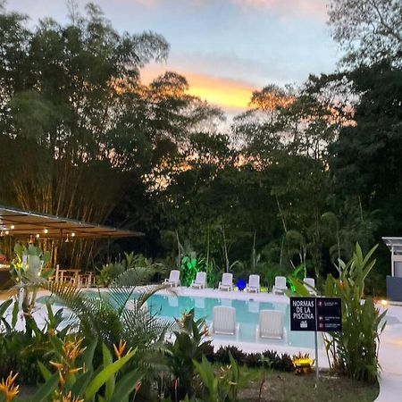 Отель Grand Park Manuel Antonio Кепос Экстерьер фото