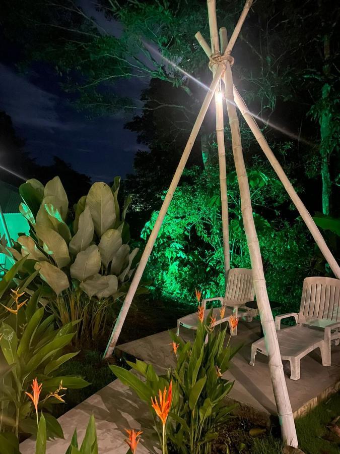 Отель Grand Park Manuel Antonio Кепос Экстерьер фото