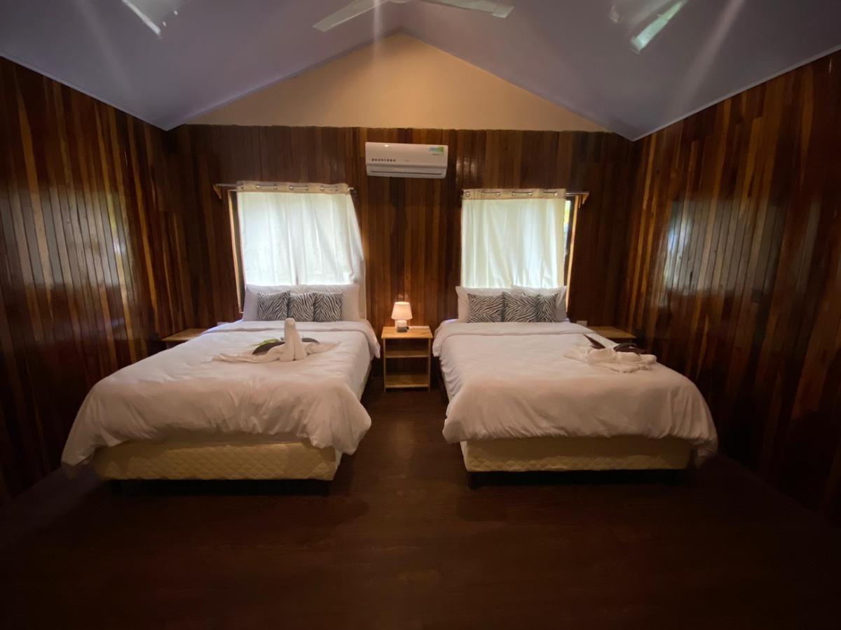 Отель Grand Park Manuel Antonio Кепос Экстерьер фото
